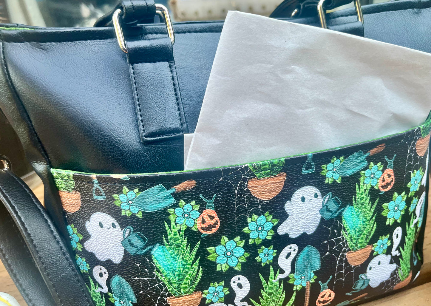 Halloween/fall bag with crossbody strap included.