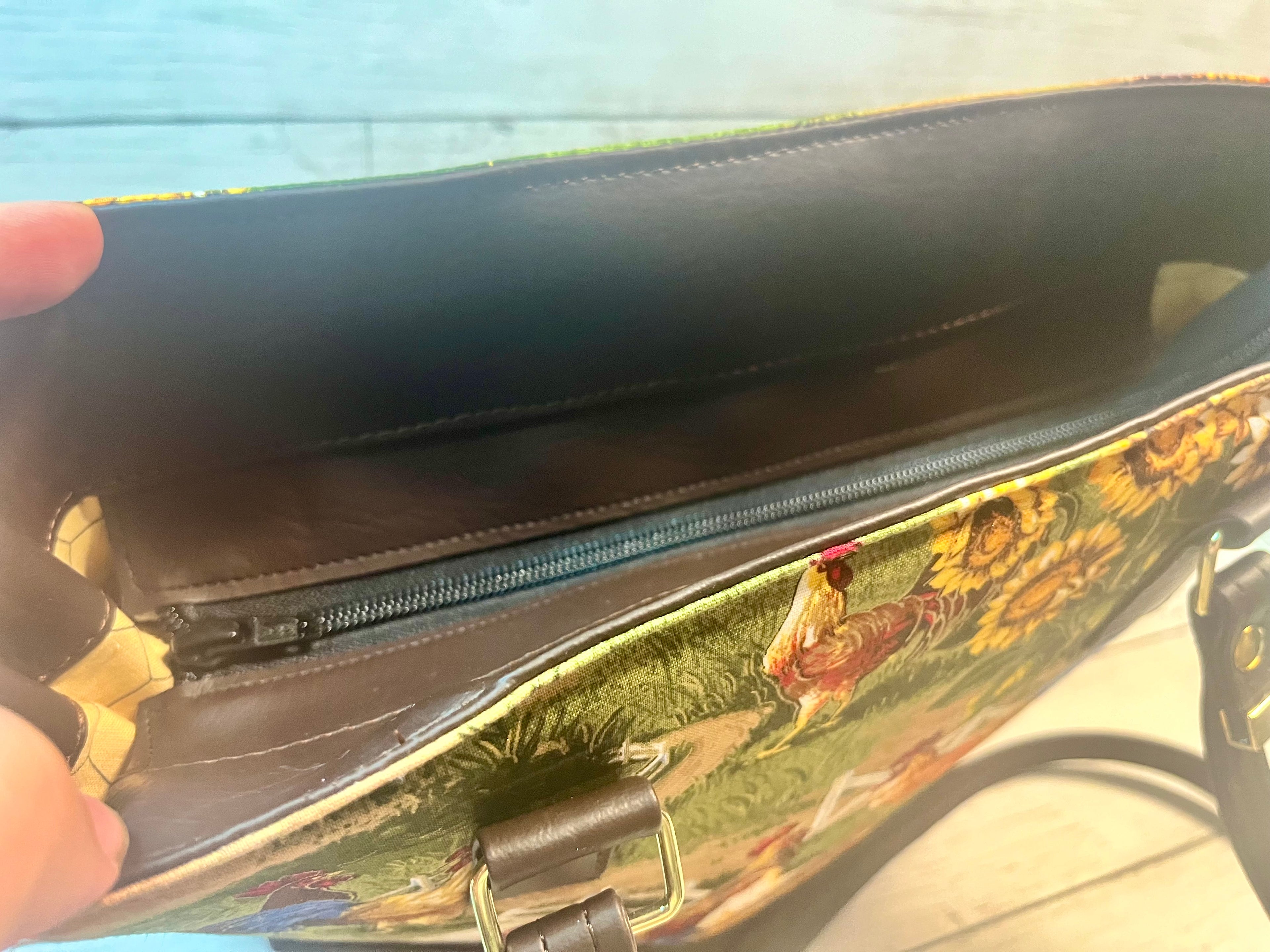 Chicken farm scene Purse/Handbag