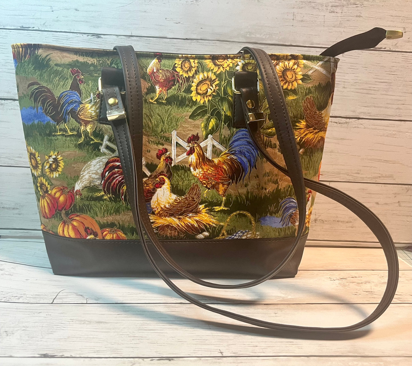 Chicken farm scene Purse/Handbag