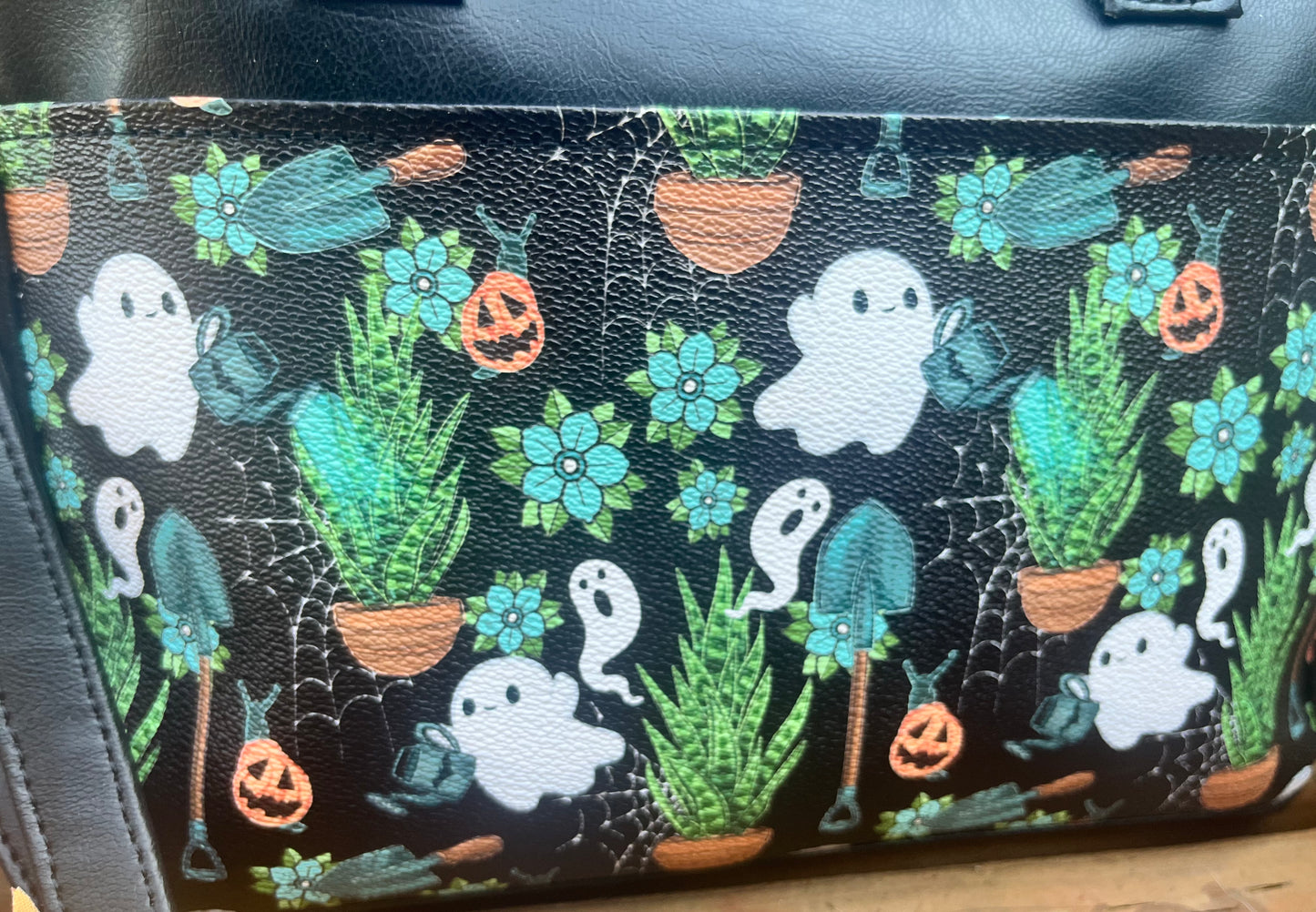 Halloween/fall bag with crossbody strap included.